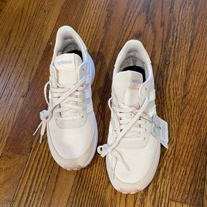 NWT Adidas Lifestyle sneaker